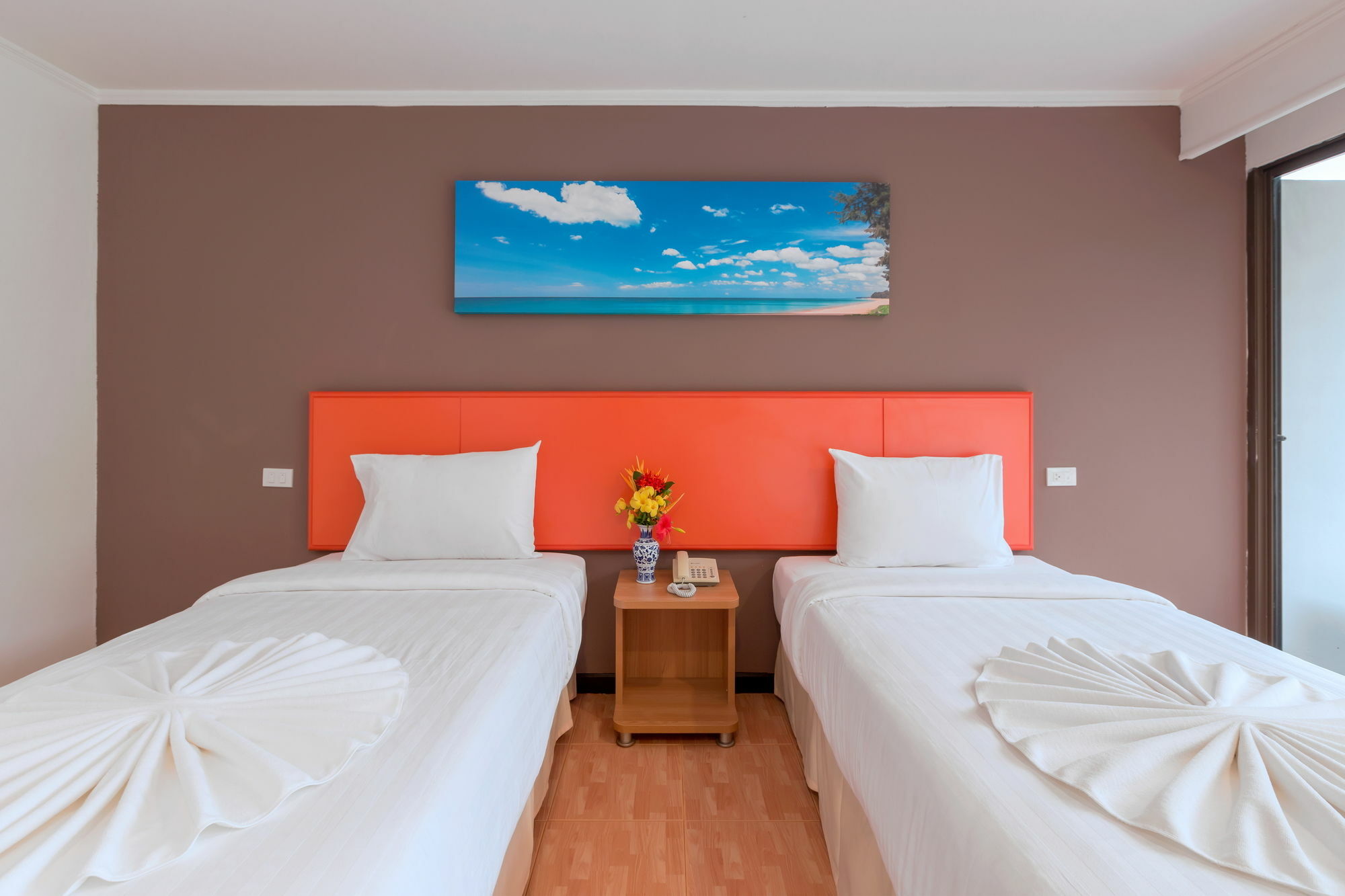 Patong 7Days Premium Hotel Phuket Exteriör bild