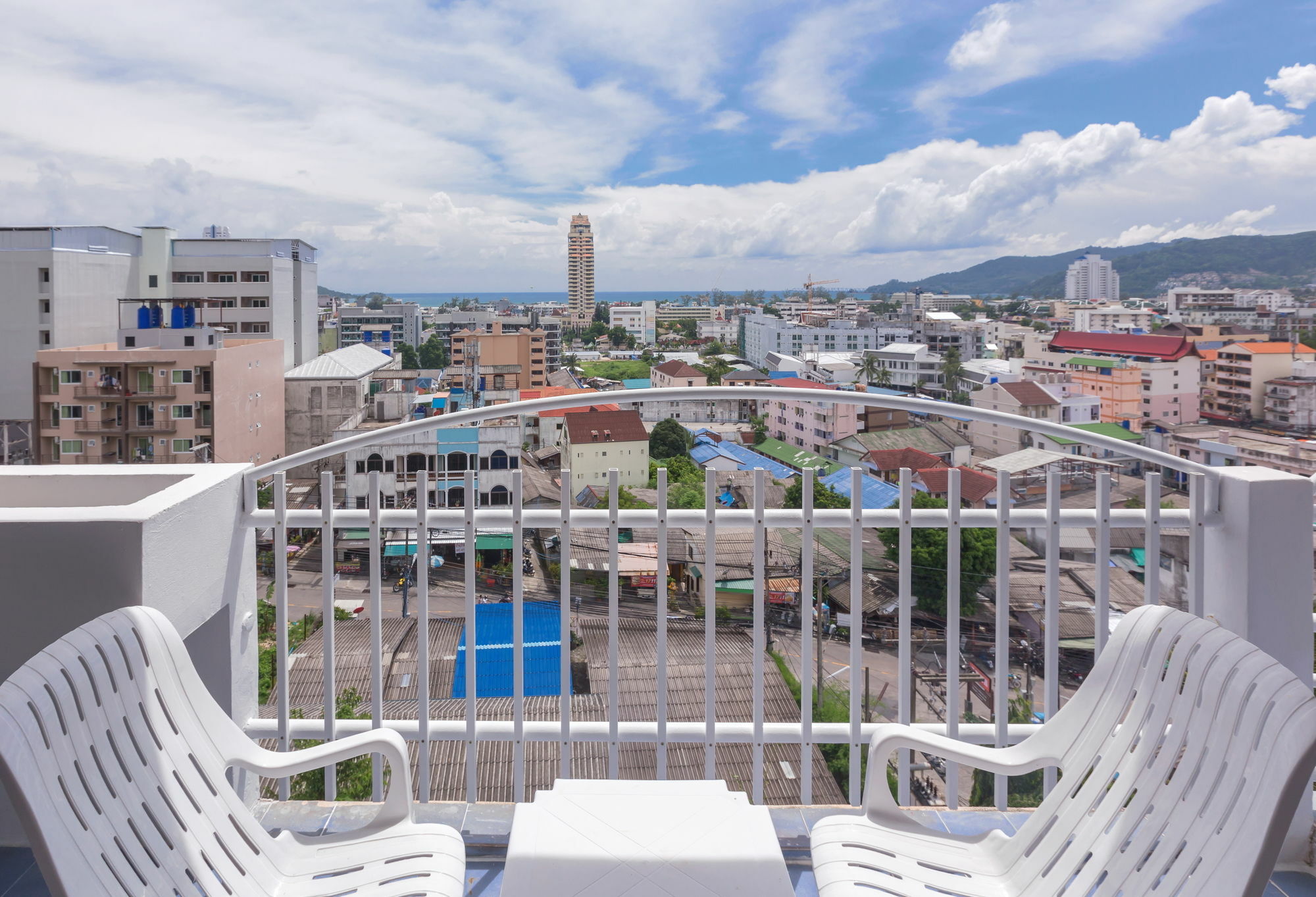 Patong 7Days Premium Hotel Phuket Exteriör bild