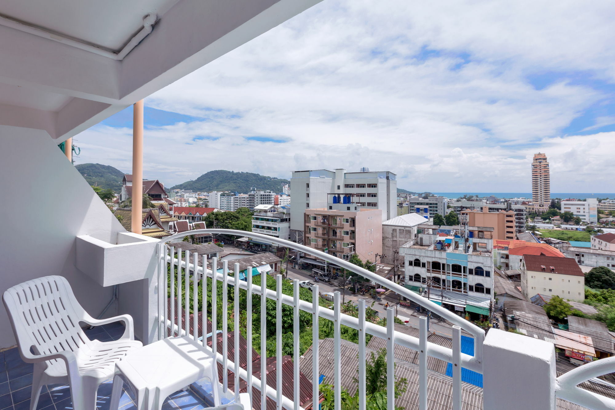 Patong 7Days Premium Hotel Phuket Exteriör bild