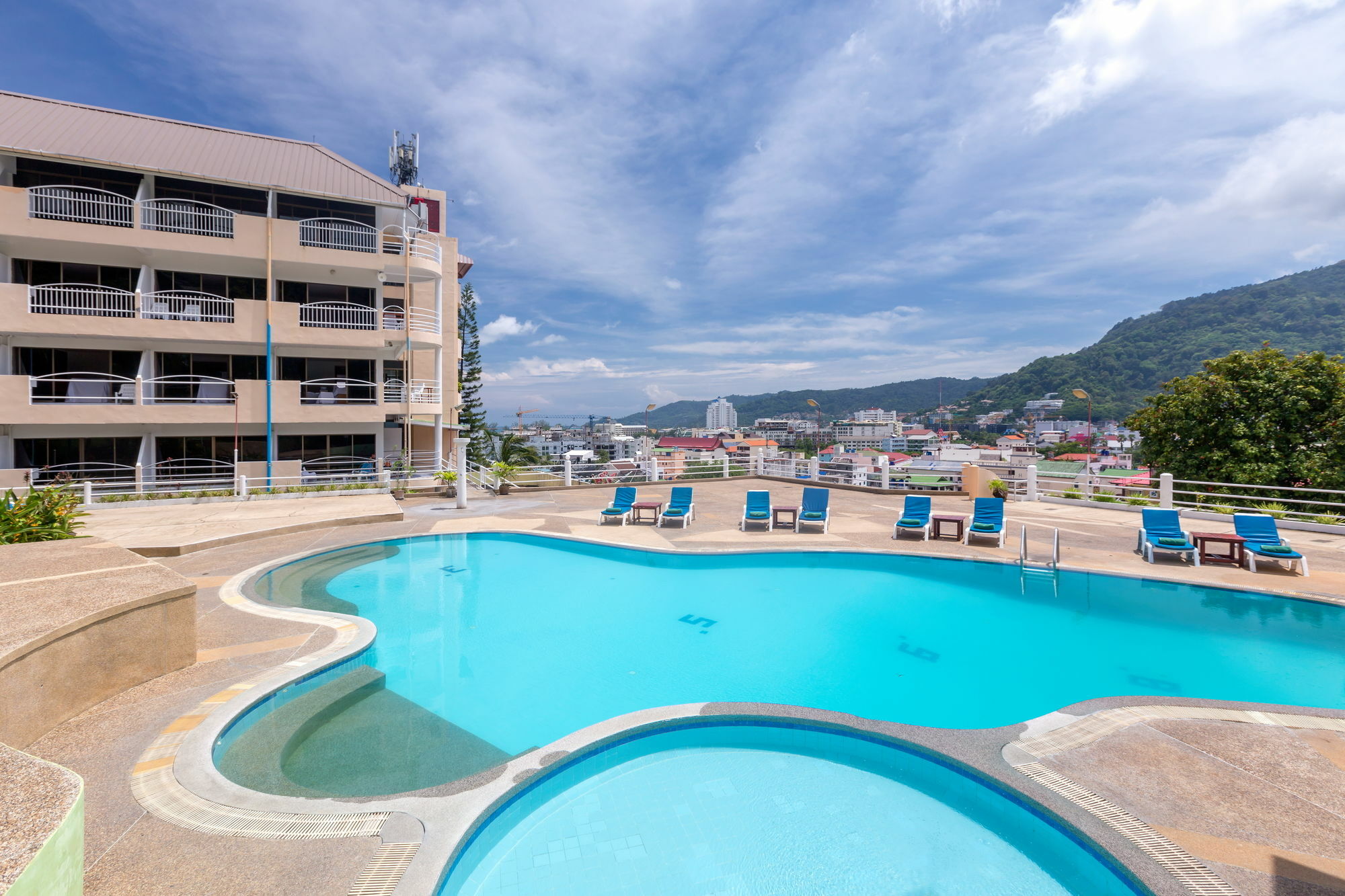 Patong 7Days Premium Hotel Phuket Exteriör bild