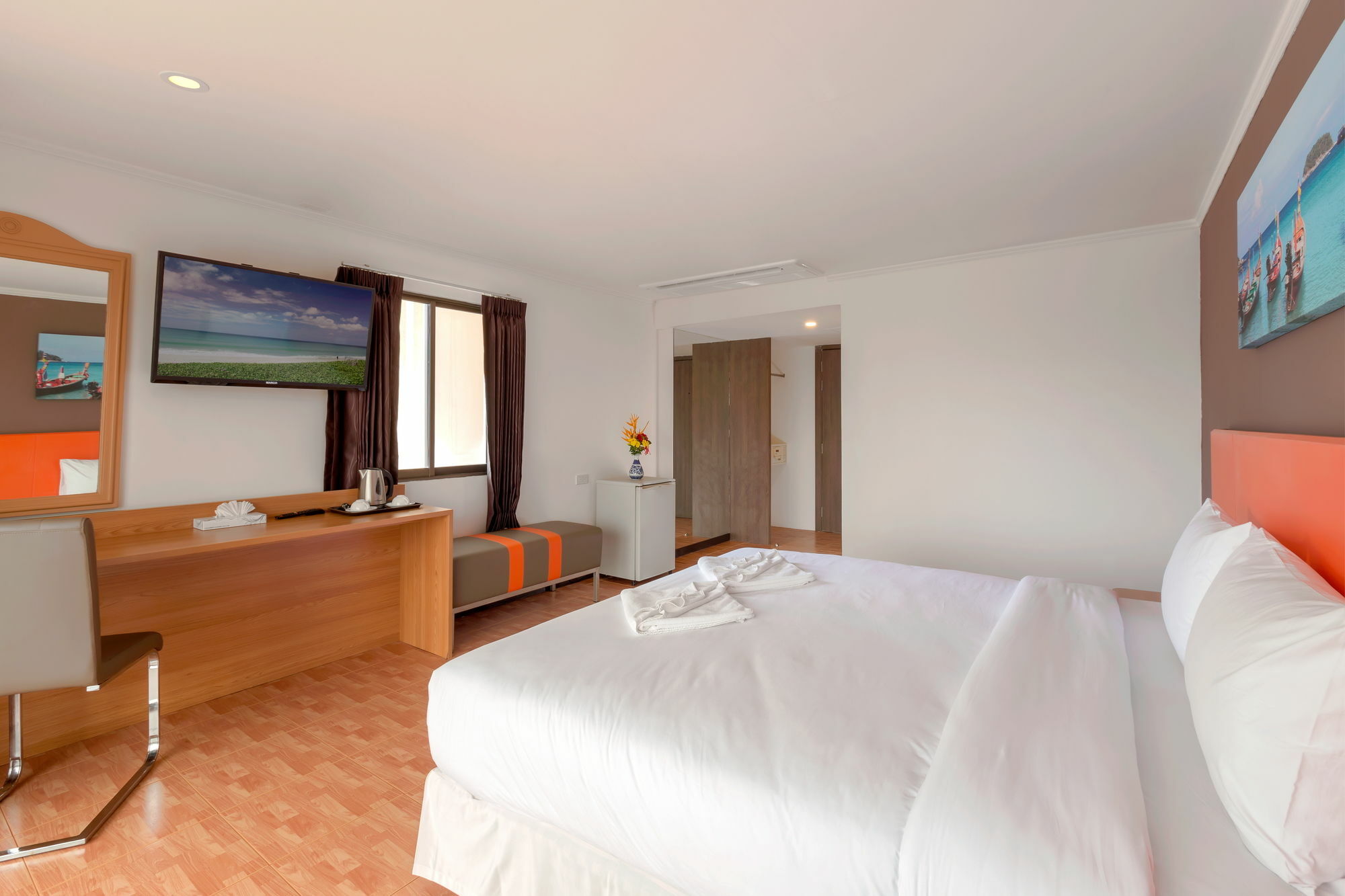 Patong 7Days Premium Hotel Phuket Exteriör bild
