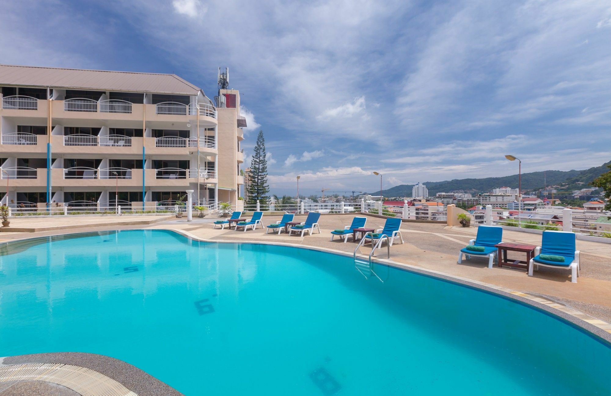 Patong 7Days Premium Hotel Phuket Exteriör bild